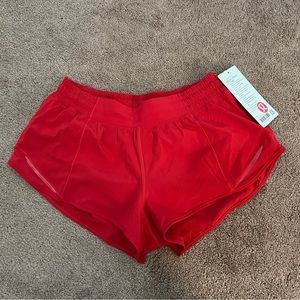 NWT Lululemon Hotty Hot 2.5 in shorts